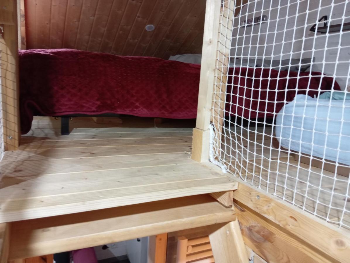 La P'Tite Maison Bois Du Herisson Menetrux-en-Joux Exterior foto